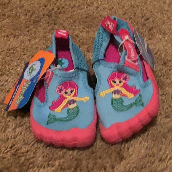 Newtz Other - Newtz Mermaid Water Shoes  Size 5-6 New